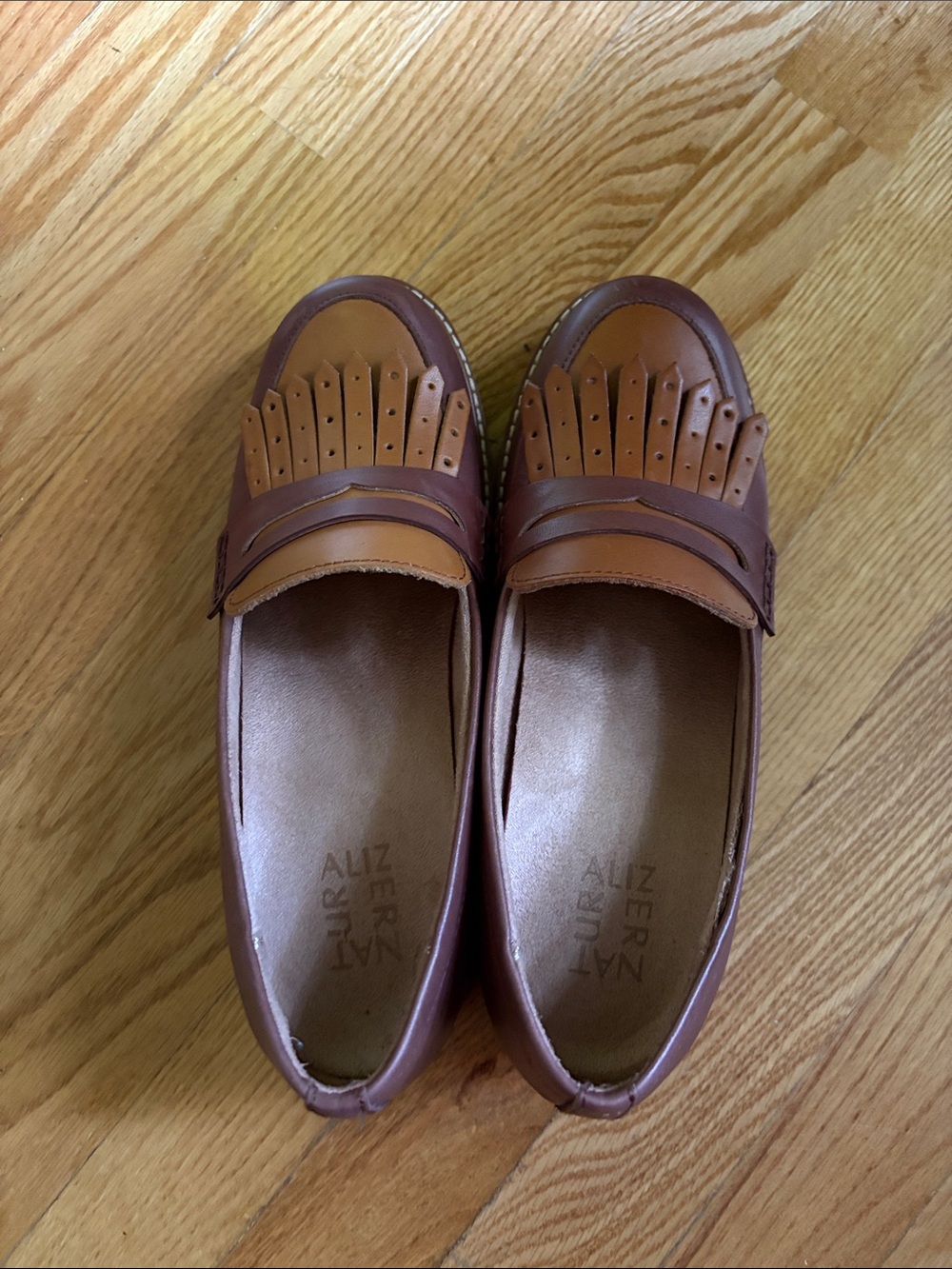 Naturalizer Two-Tone Brown Fringe Platform Loafers size 7